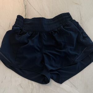 Lululemon Women’s Hotty Hot Navy Shorts 2.5” Size 4